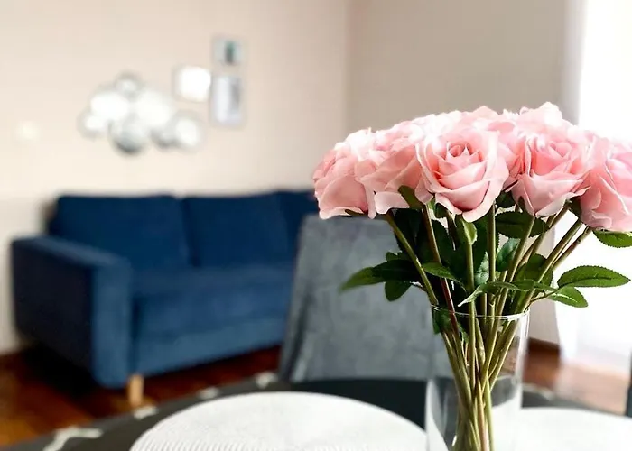 Three-Room Apartment On Skarbka Z Gor