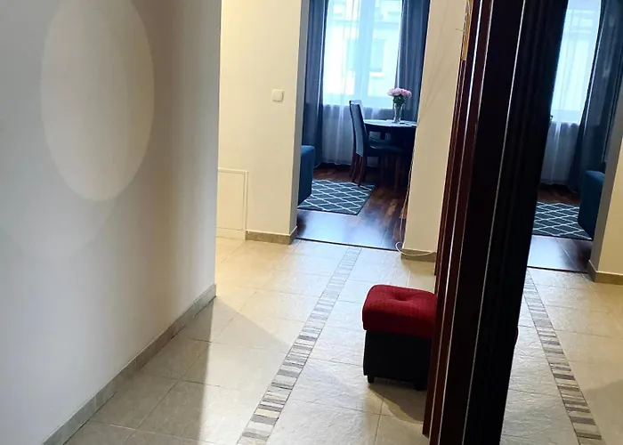 Three-Room Apartment On Skarbka Z Gor