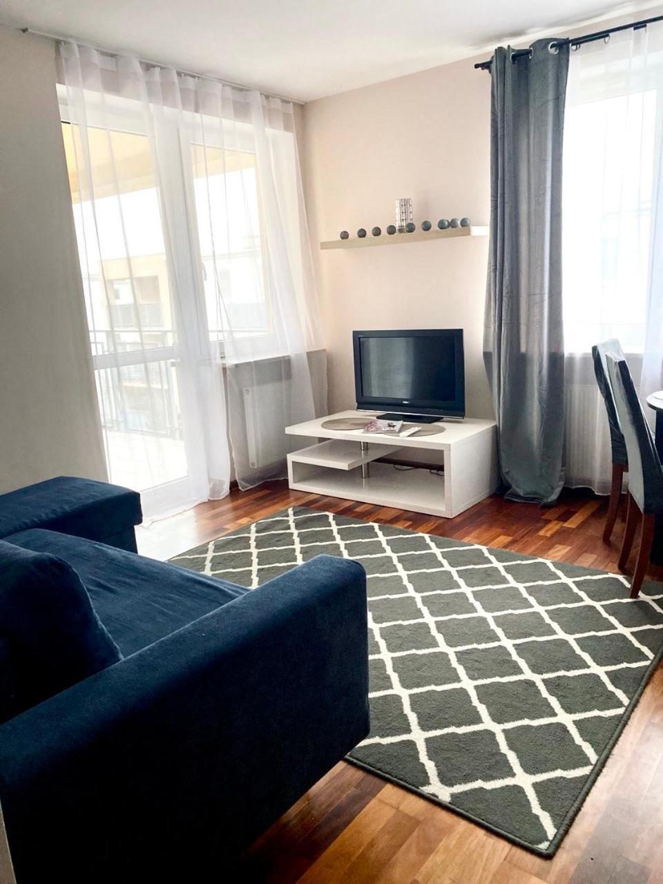 Three-room On Skarbka Z Gor * Warsaw