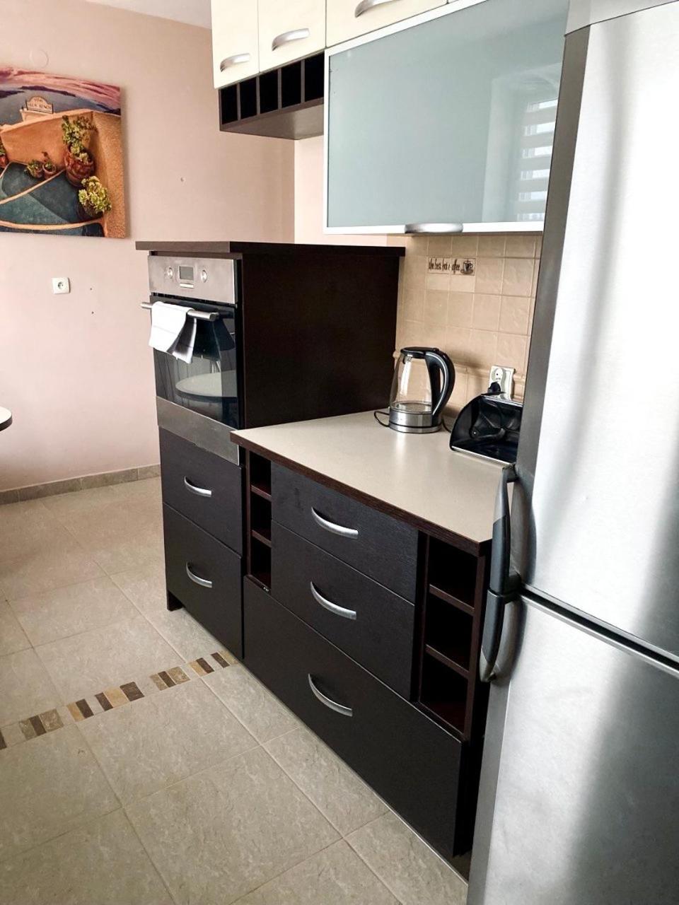 Three-room On Skarbka Z Gor Apartment *